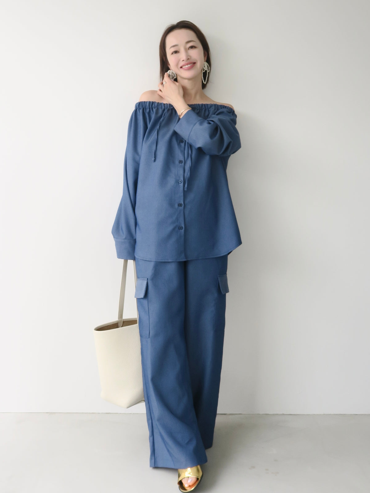 【SAMPLE SALE / AMOMMA】DENIM LIKE DRAWSTING OFF SHOULDER