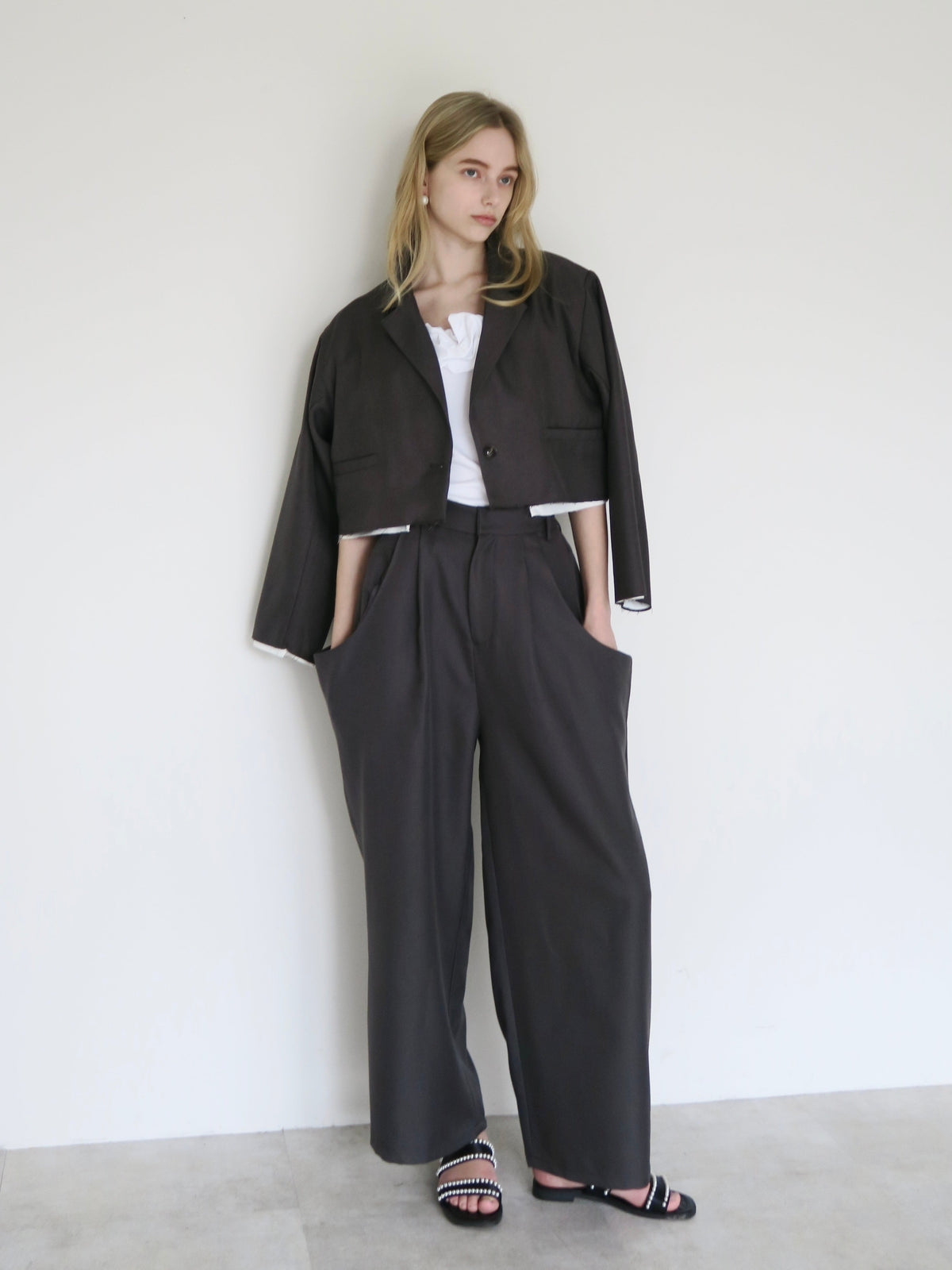 [ SAMPLE SALE ] big pocket tuck pants