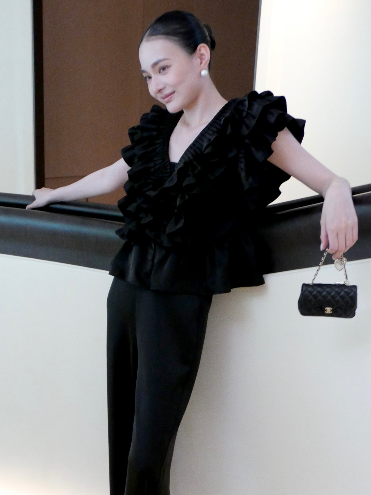 【AMOMMA】SATIN RAFFLE FRILL TOPS