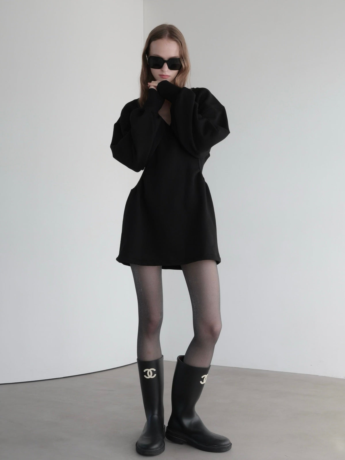 【AMOMMA】V NECK SWEAT MINI DRESS