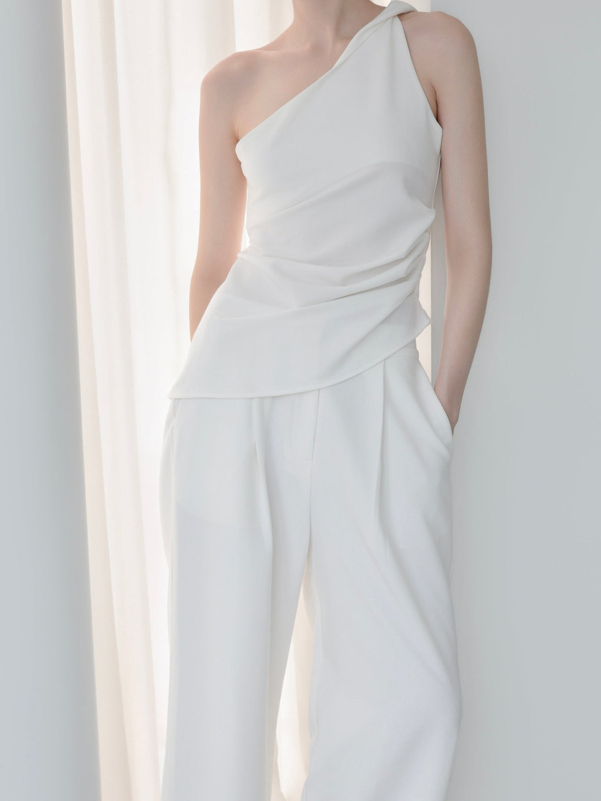 【NOWNS】Lou | One Shoulder Top