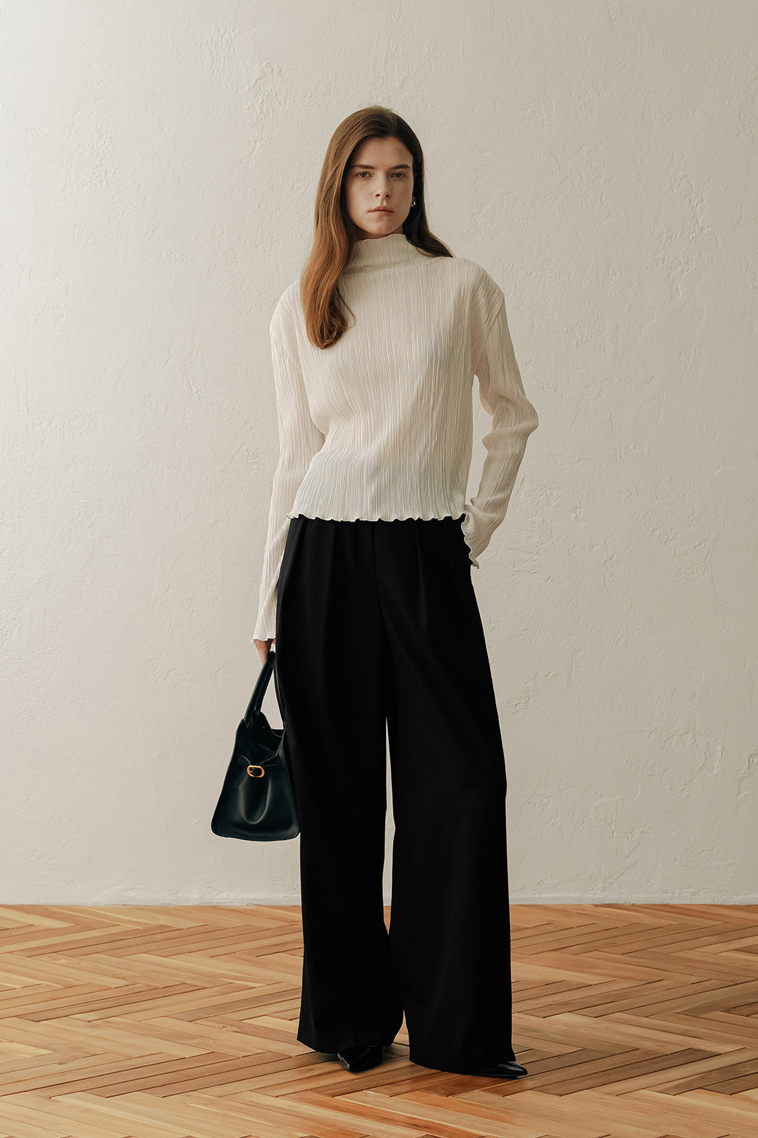 【ELBORN】Melissa High-neck Pleats Top