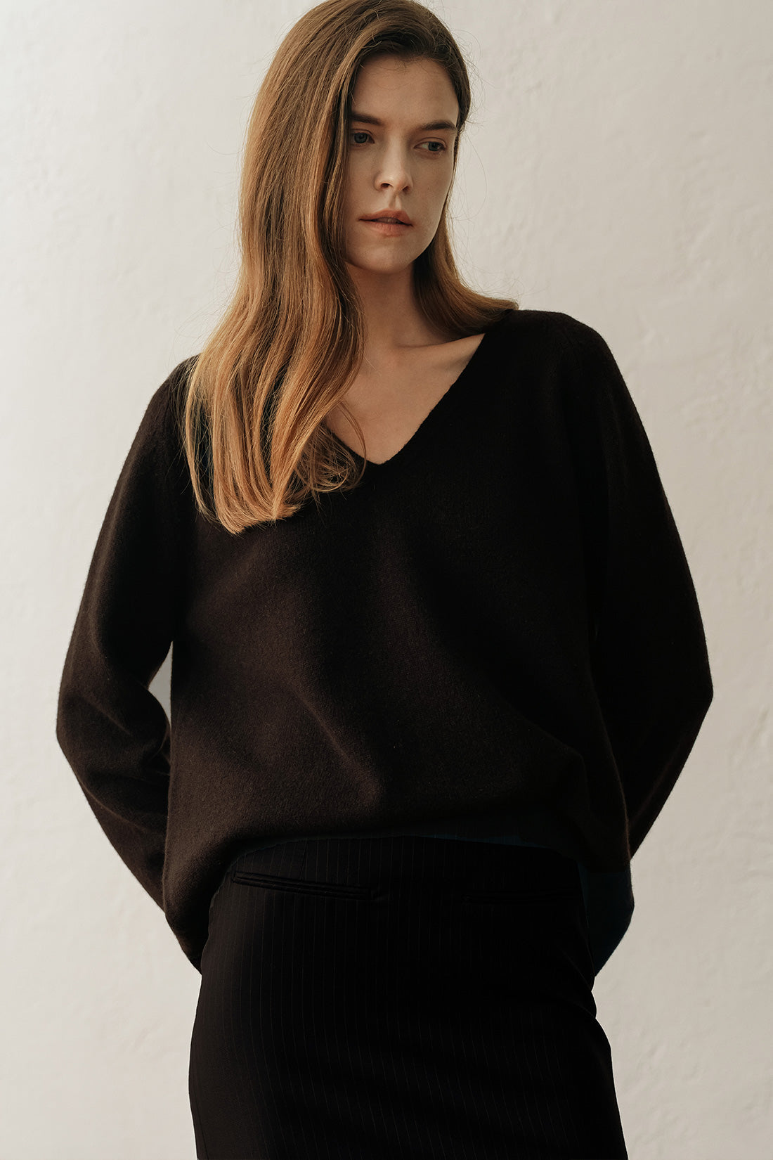 【ELBORN】Rona Wool V-neck Knit Top