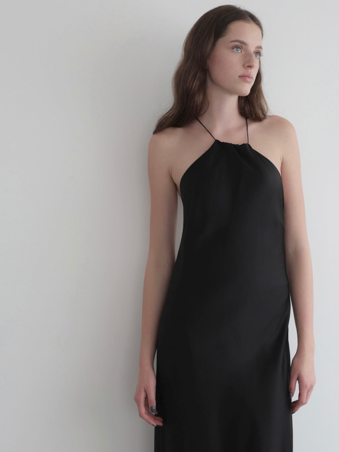 【célon】satin halter open back dress