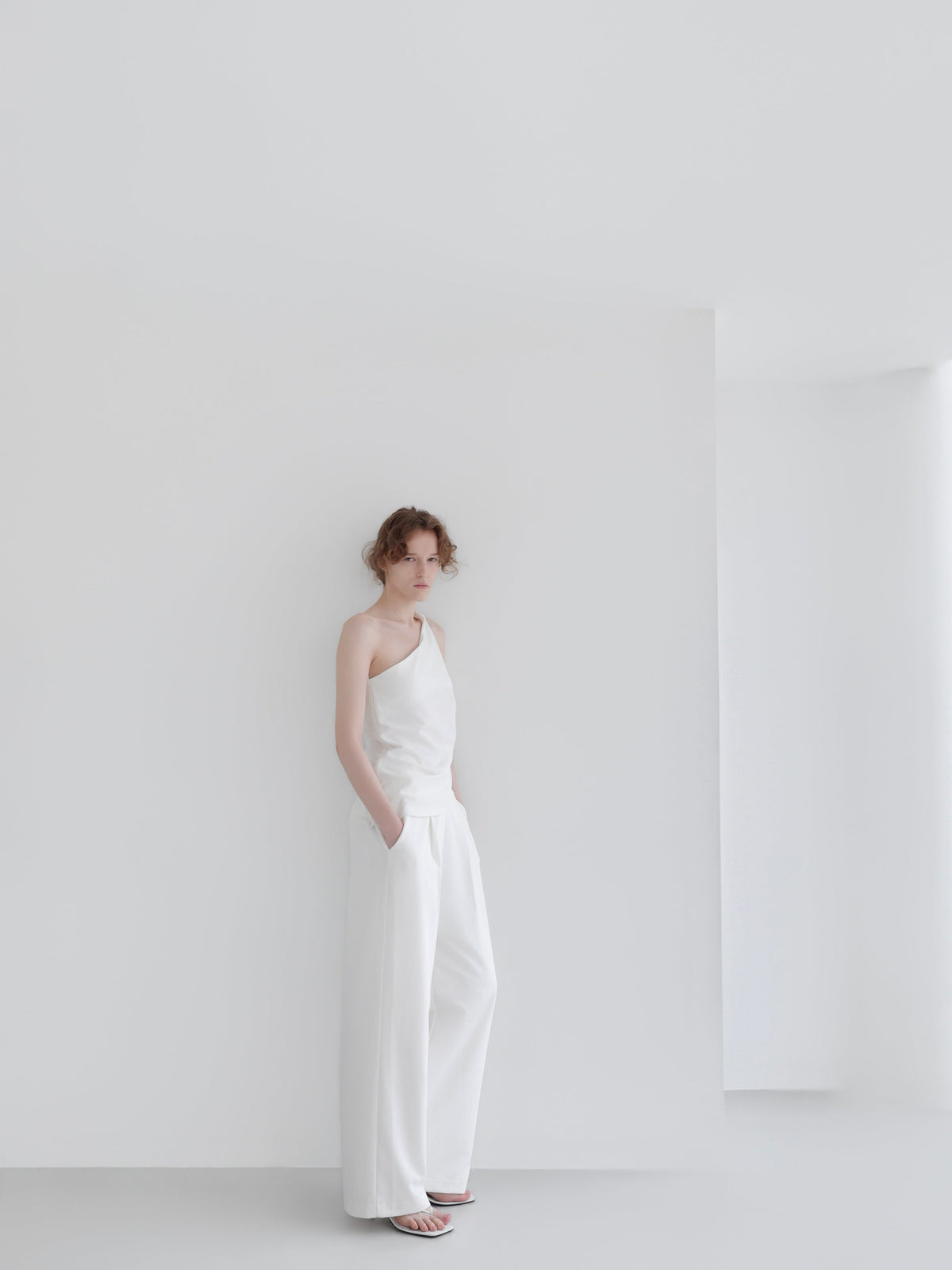【NOWNS】Lou | Single Tuck Banding Pants