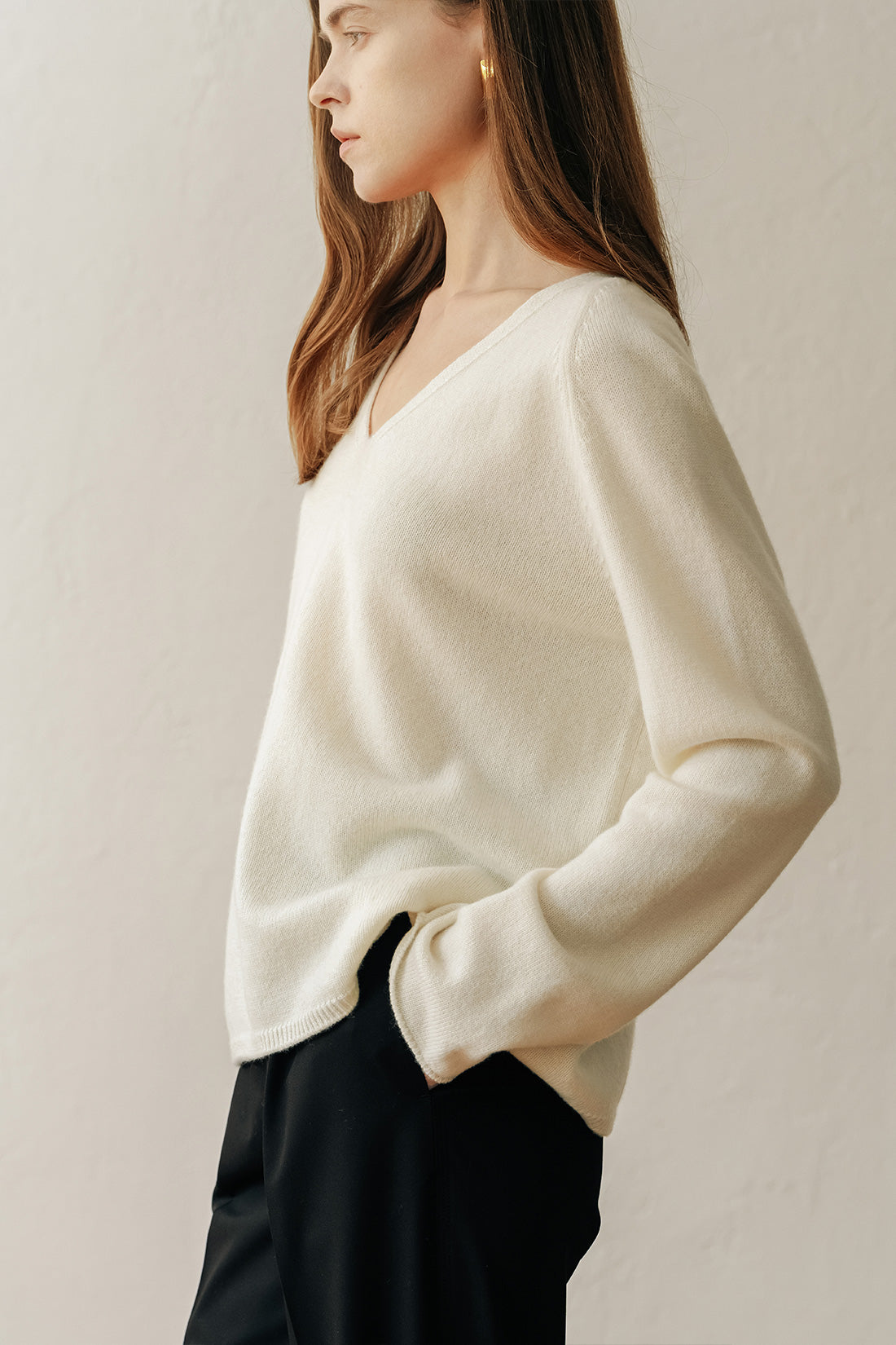 【ELBORN】Rona Wool V-neck Knit Top