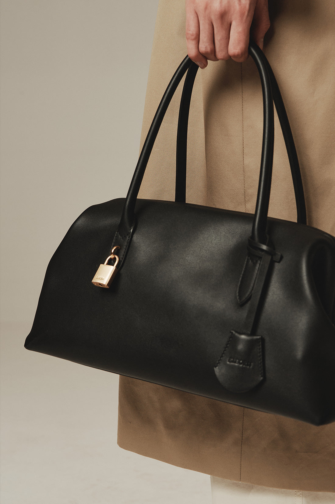 【ELBORN】Dane Leather Soft Curve Bag