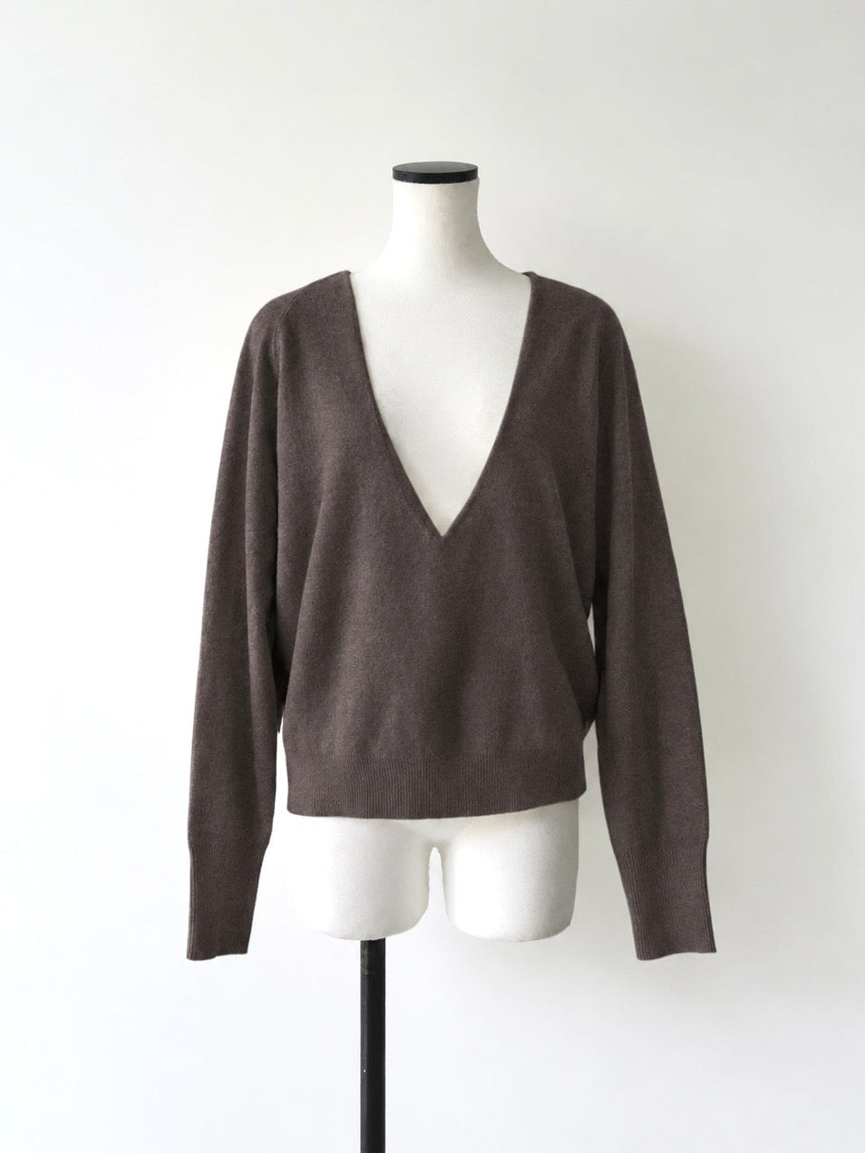 wool v-neck knit