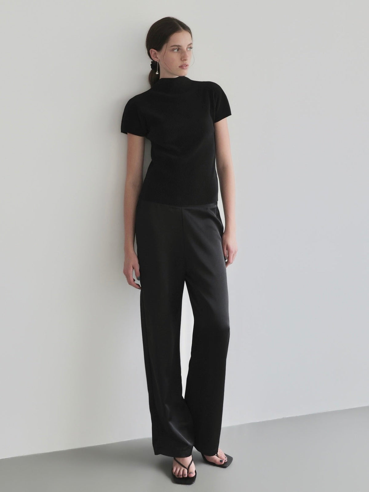 【NOWNS】Alma | Satin sleek pants