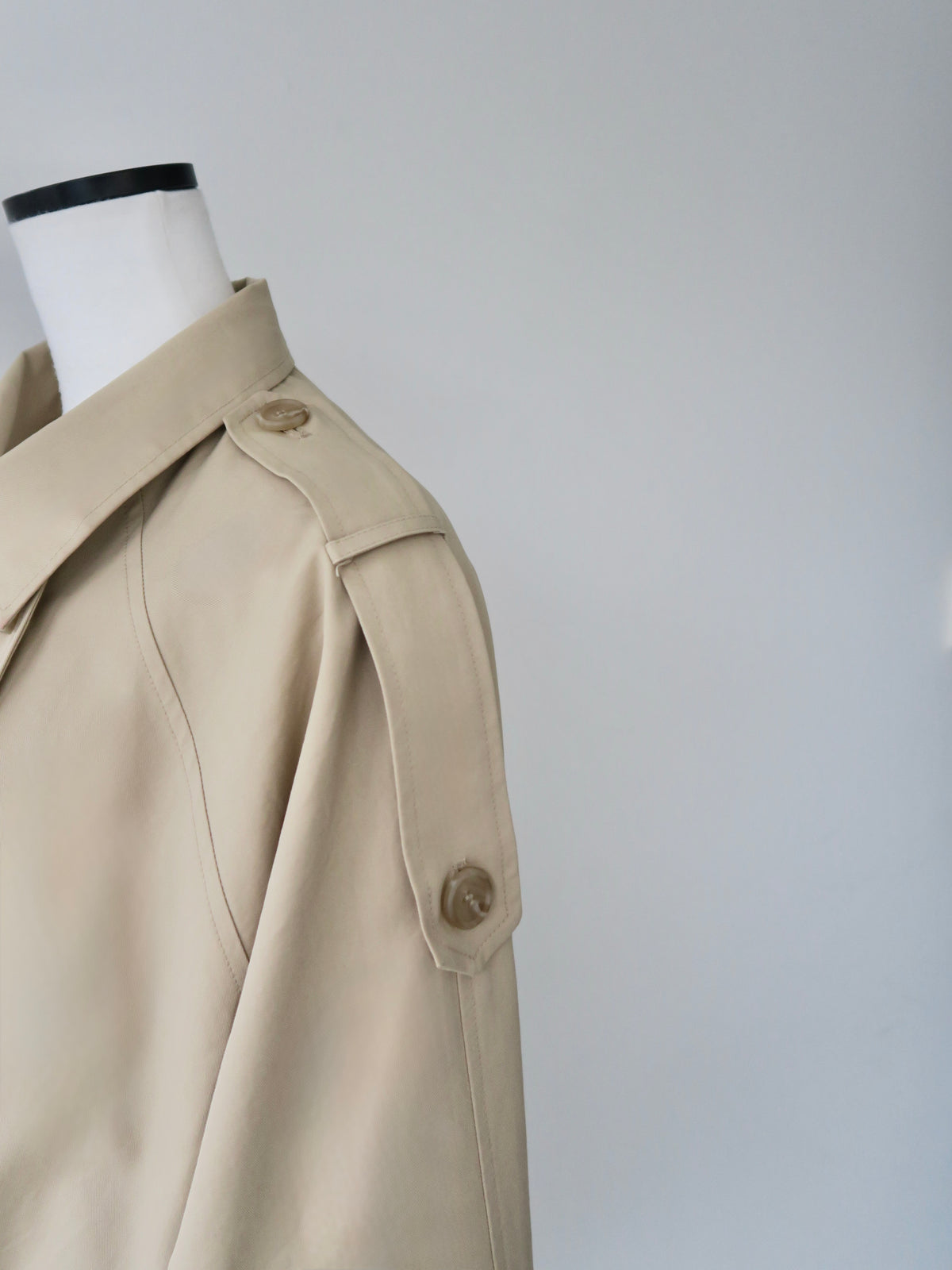【SAMPLE SALE / célon】modern short trench coat