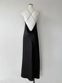 【célon】satin halter open back dress