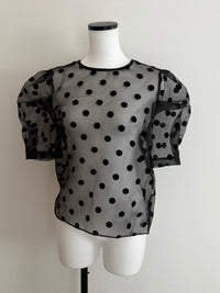 【AMOMMA】SHEER PUFF SHOULDER DOT BLOUSE