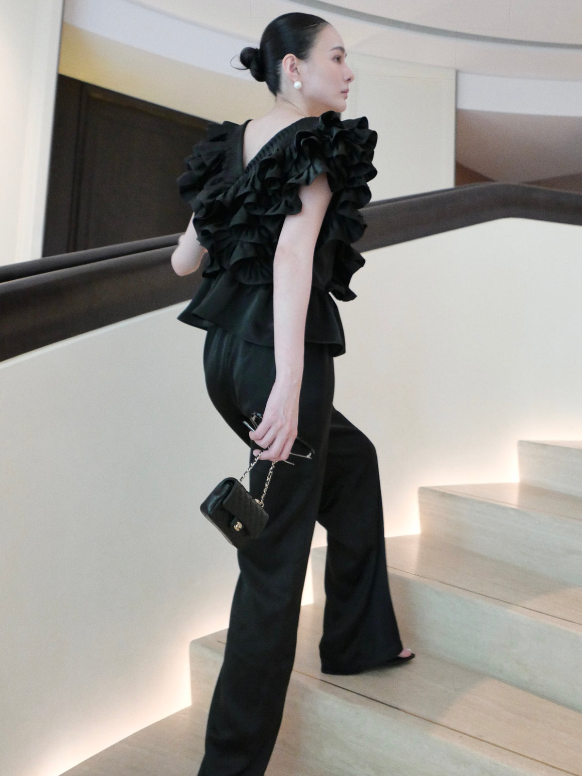 【AMOMMA】SATIN RAFFLE FRILL TOPS