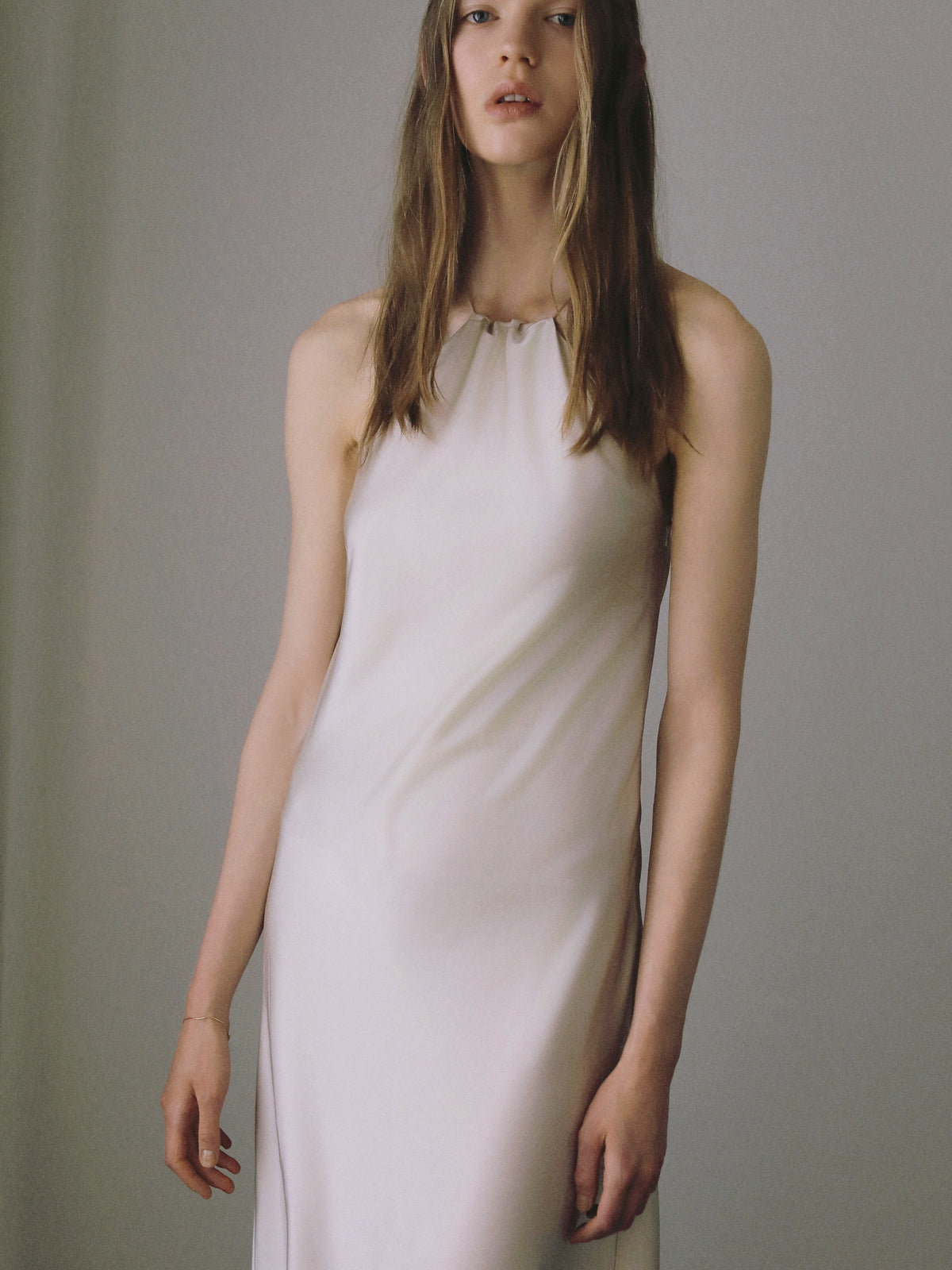 【célon】satin halter open back dress