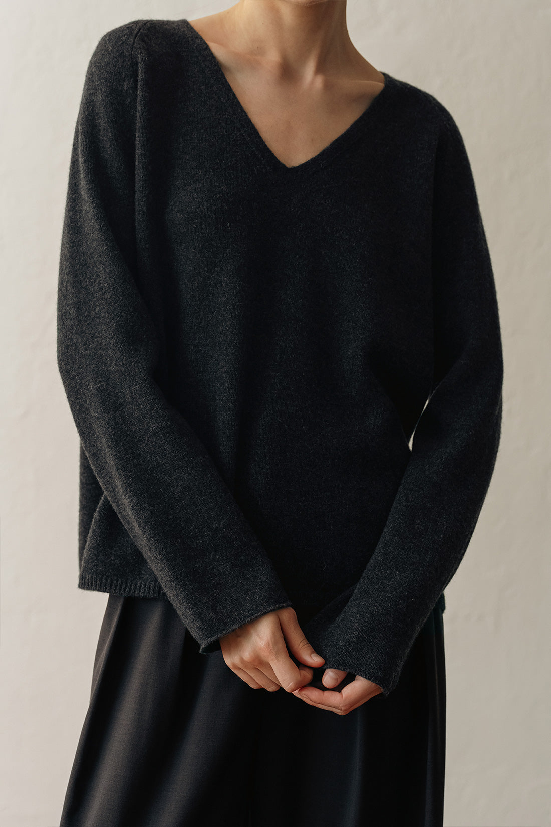 【ELBORN】Rona Wool V-neck Knit Top