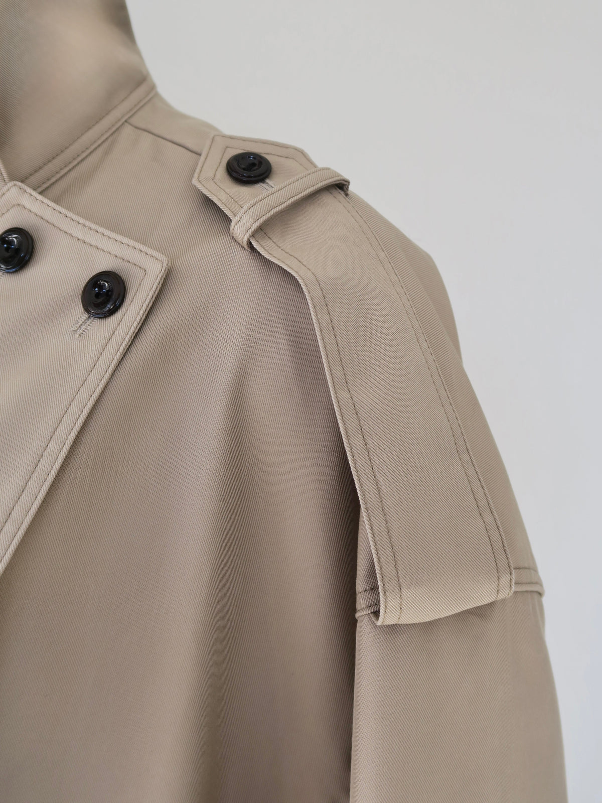 [AMOMMA] ISABELLA SHORT TRENCH COAT