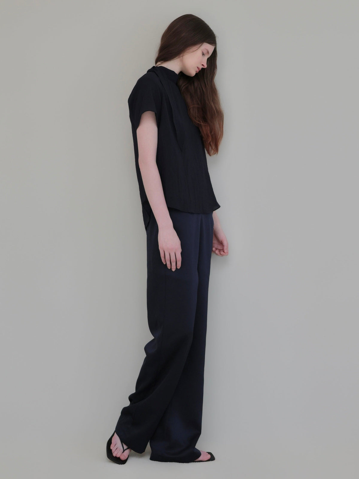 【NOWNS】Alma | Satin sleek pants