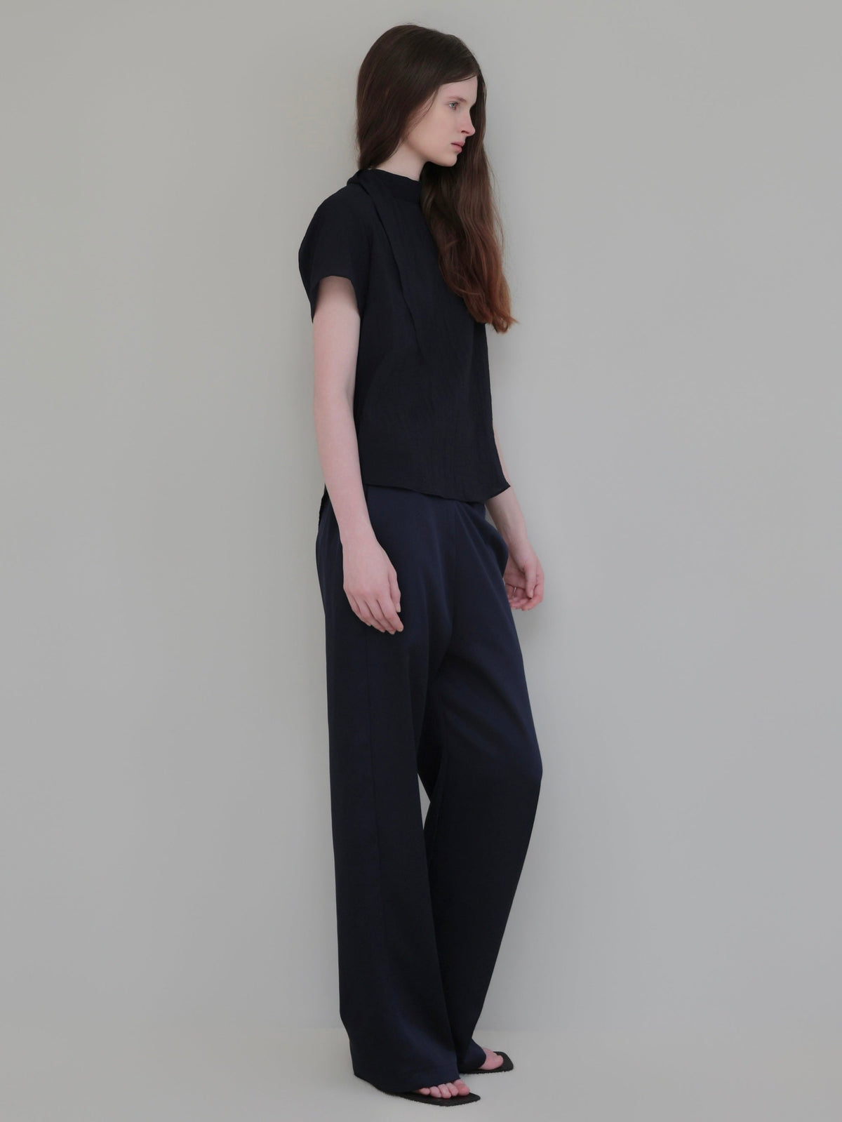 【NOWNS】Alma | Satin sleek pants