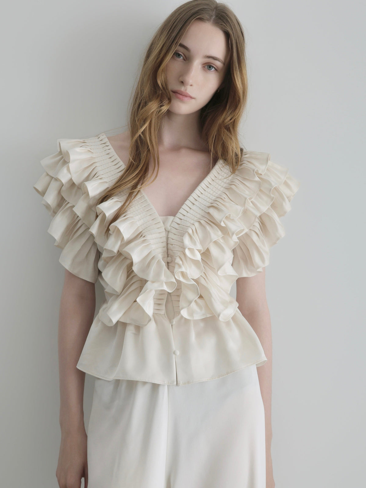 【AMOMMA】SATIN RAFFLE FRILL TOPS