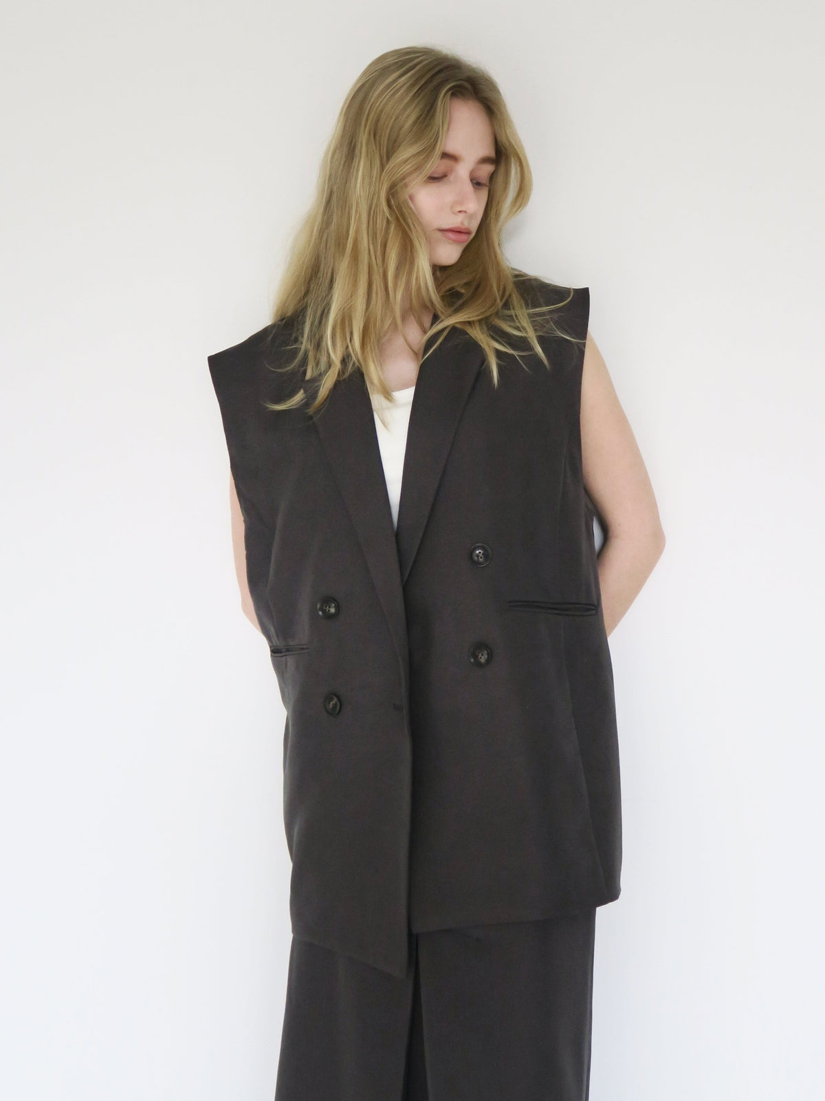 [ SAMPLE SALE ] long tailored gilet