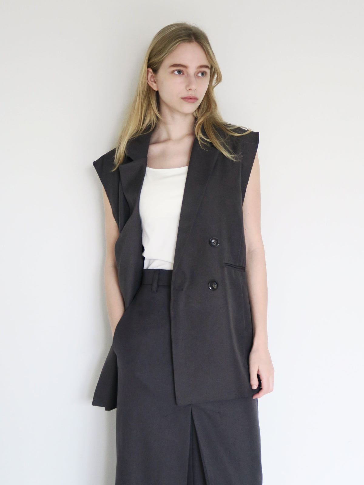 [ SAMPLE SALE ] long tailored gilet