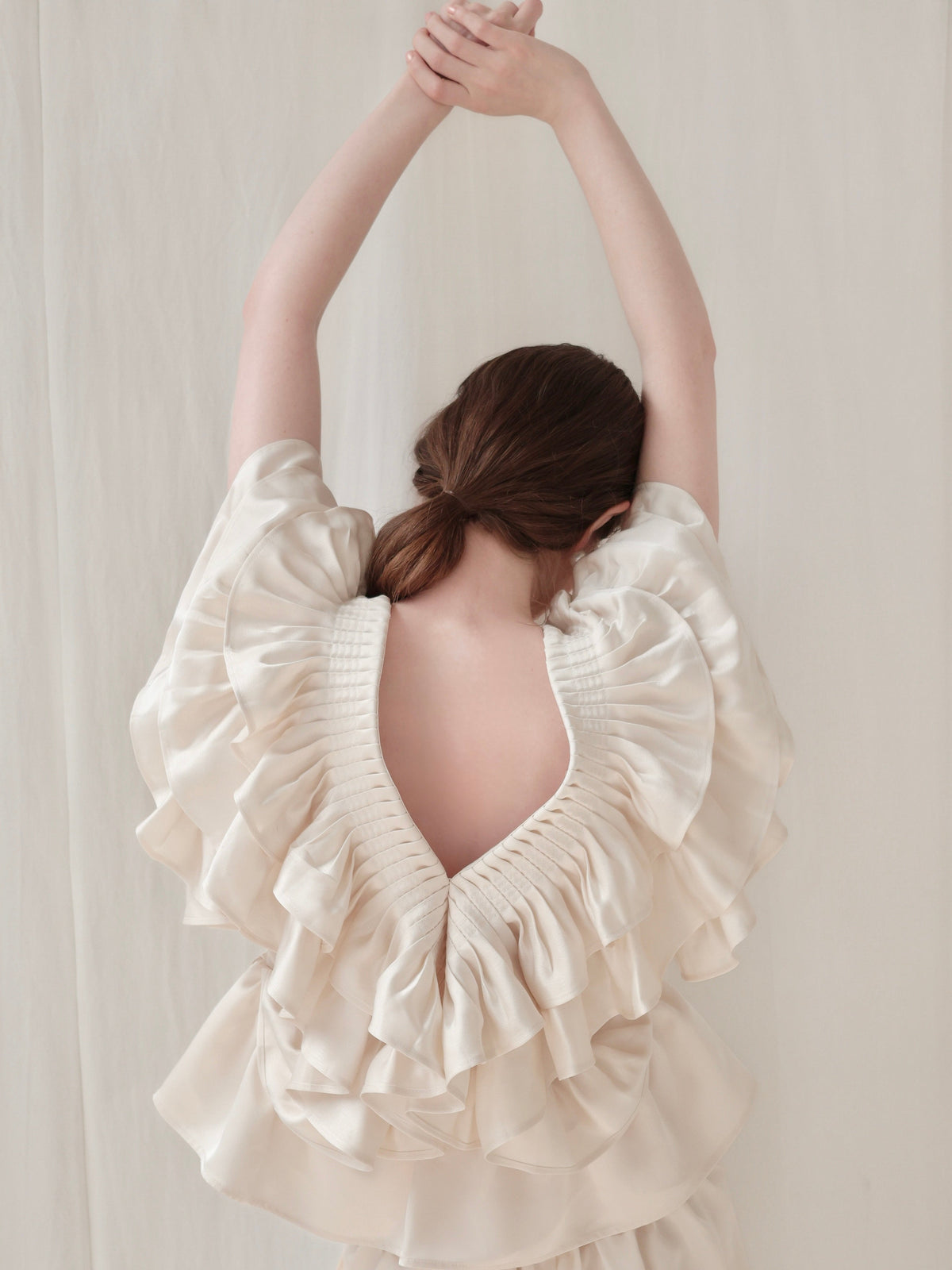 【AMOMMA】SATIN RAFFLE FRILL TOPS
