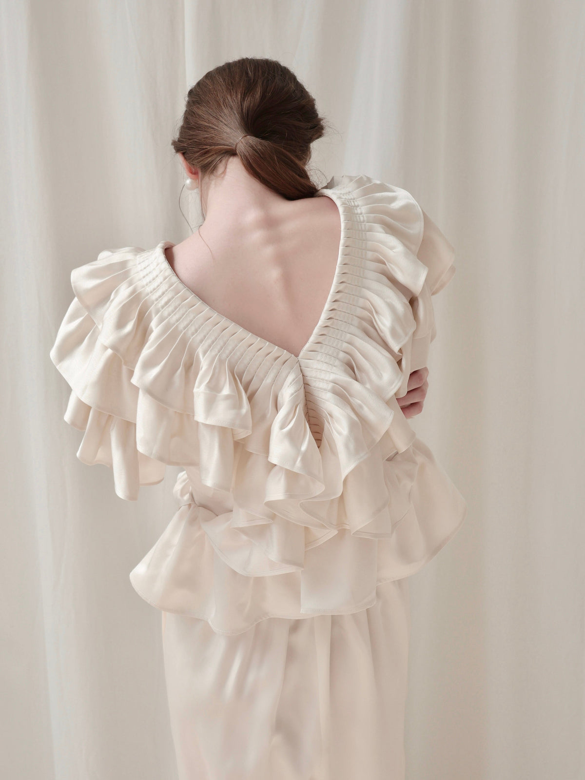 【AMOMMA】SATIN RAFFLE FRILL TOPS