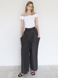 [ SAMPLE SALE ] big pocket tuck pants
