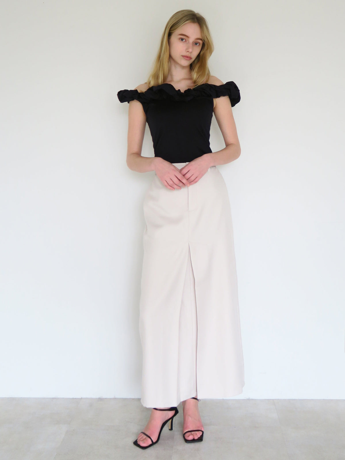 [ SAMPLE SALE ] front tuck wide skirt