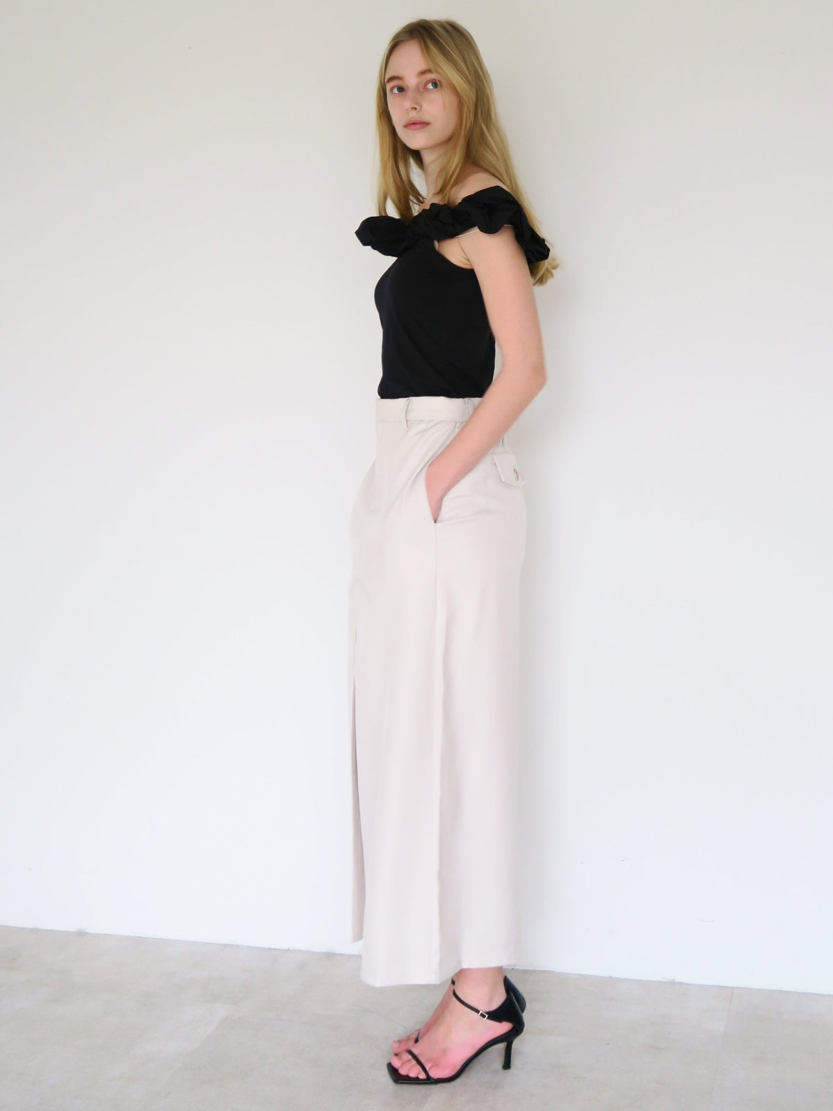 [ SAMPLE SALE ] front tuck wide skirt