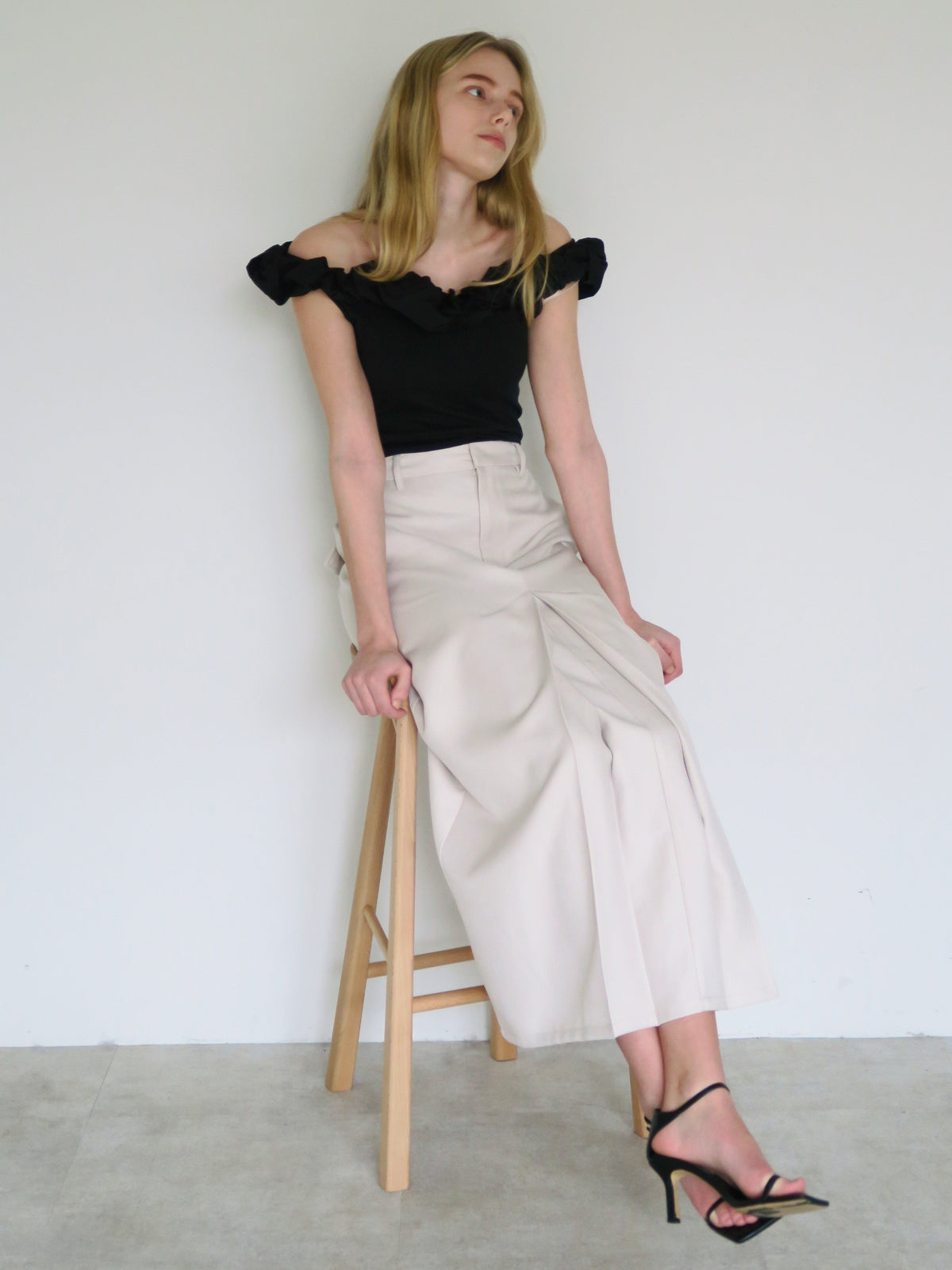 [ SAMPLE SALE ] front tuck wide skirt