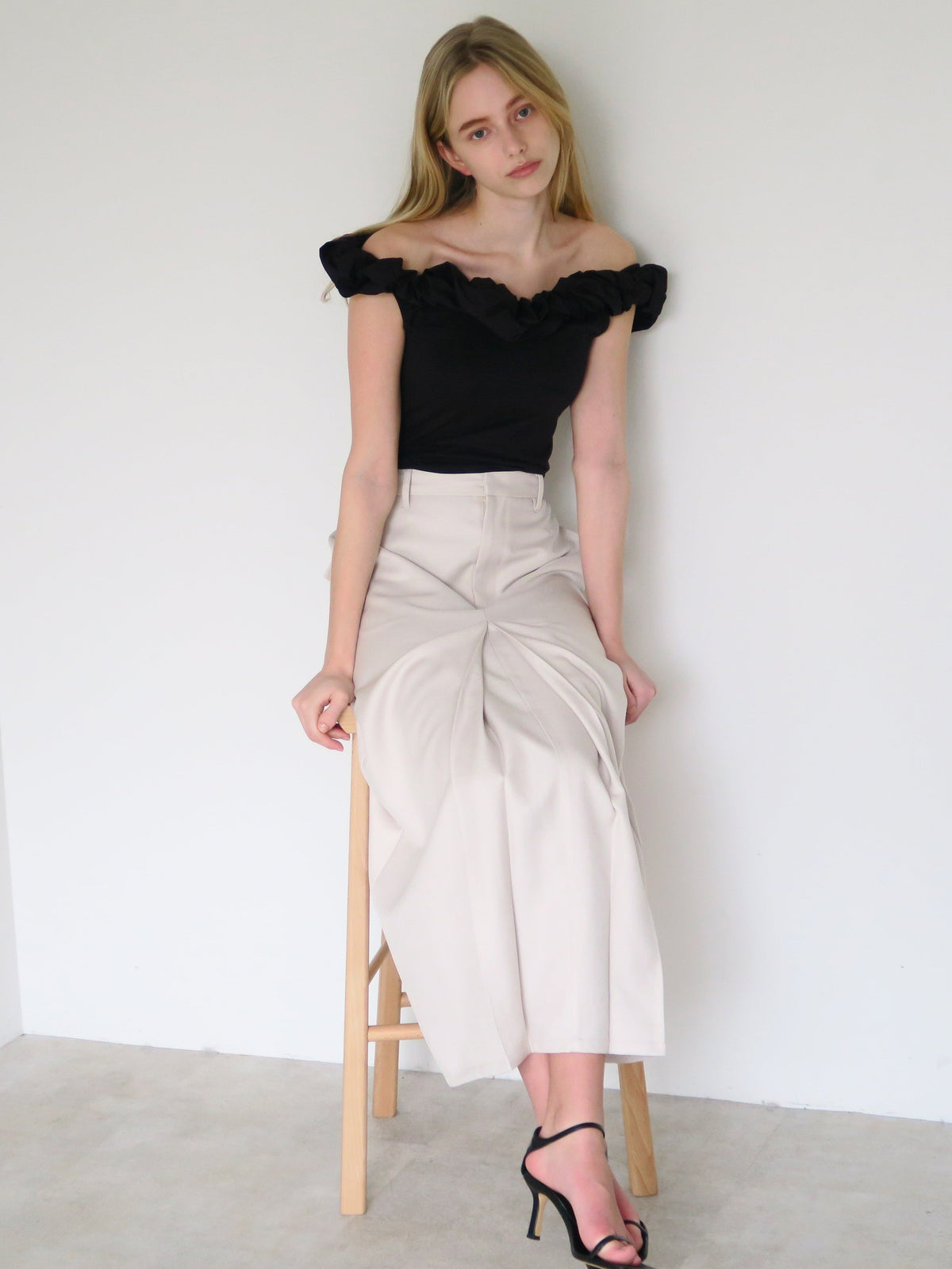 [ SAMPLE SALE ] front tuck wide skirt
