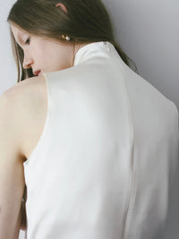 【NOWNS】Lulà | Satin high neck sleeveless top