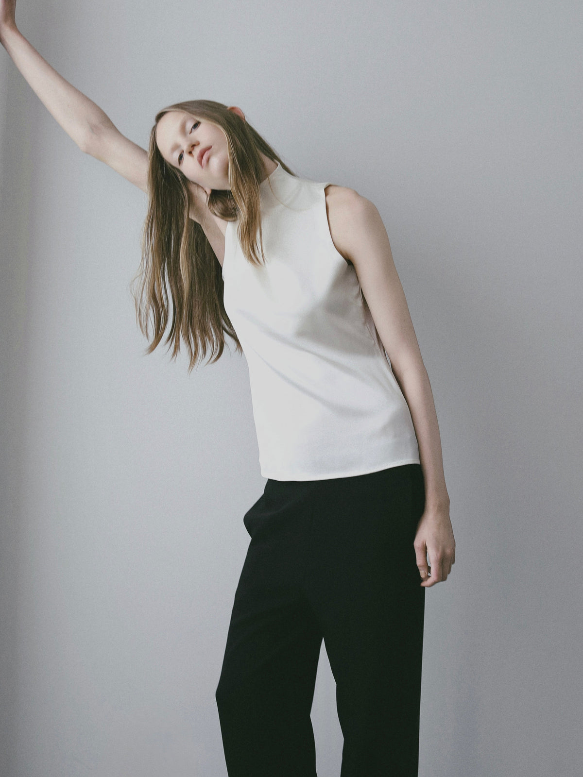 【NOWNS】Lulà | Satin high neck sleeveless top