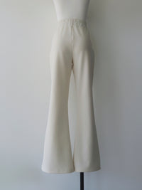 airy drape silhouette set-up