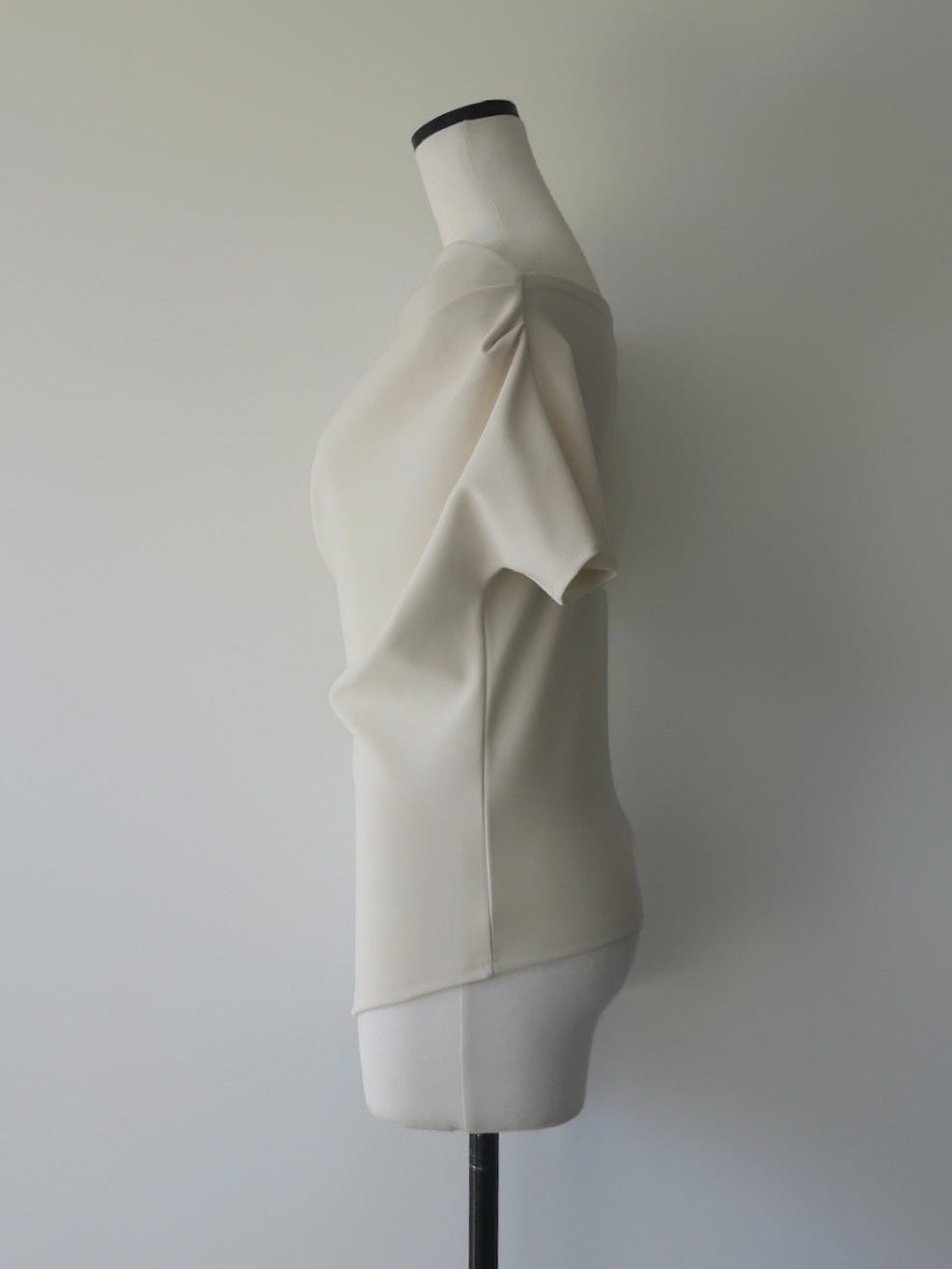 airy drape silhouette set-up