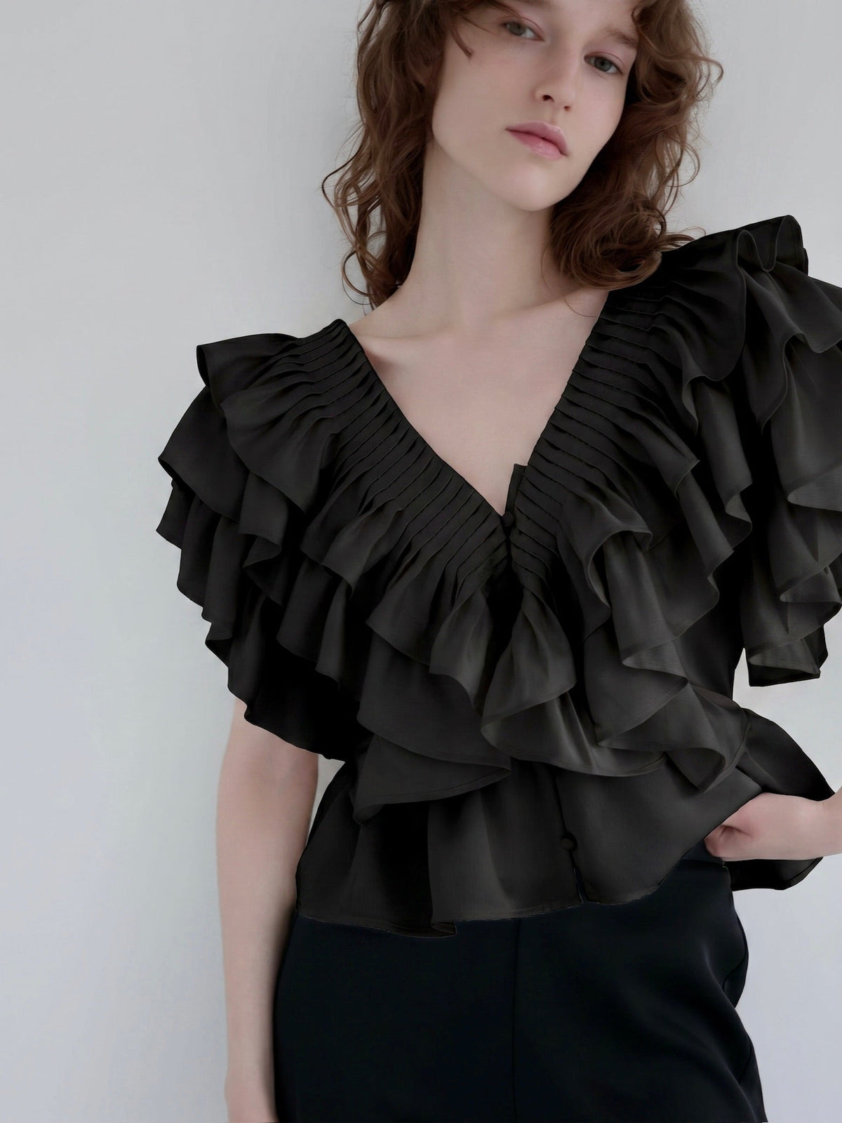 【AMOMMA】SATIN RAFFLE FRILL TOPS