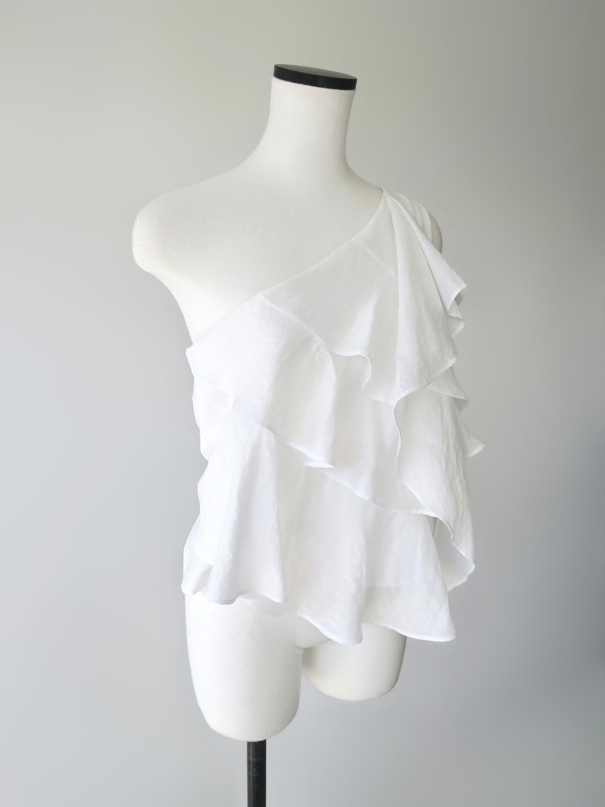 【SAMPLE SALE / célon】asymmetric ruffle top