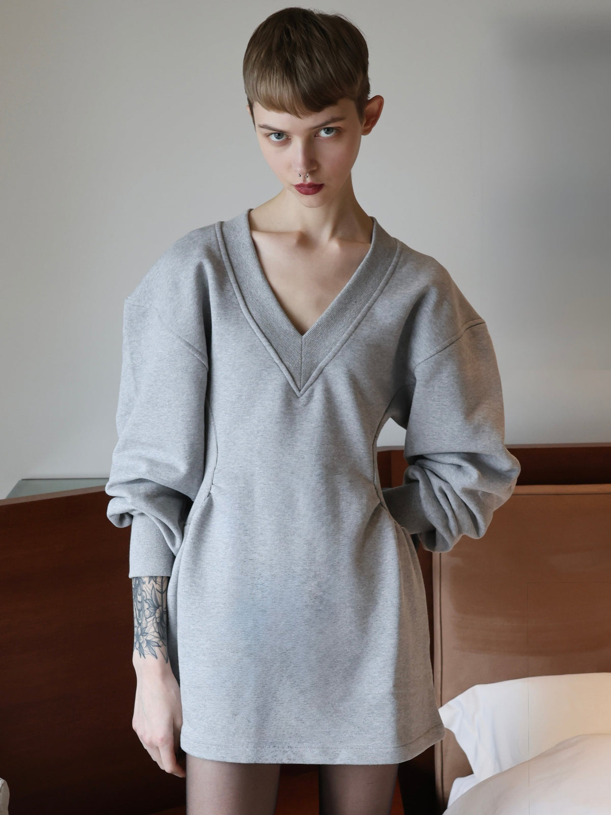 【AMOMMA】V NECK SWEAT MINI DRESS