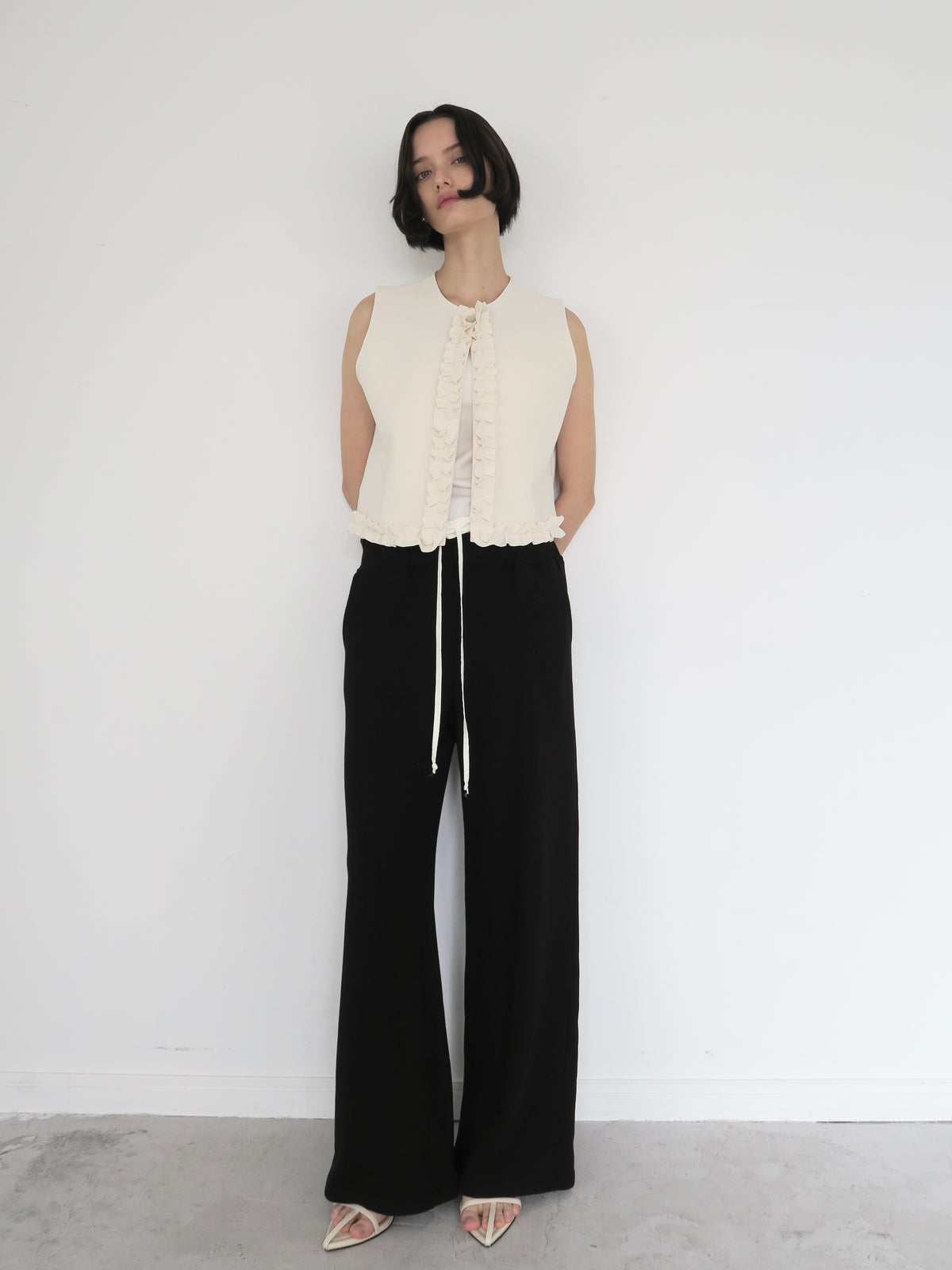 【SAMPLE SALE / swanë】 frill piping open vest