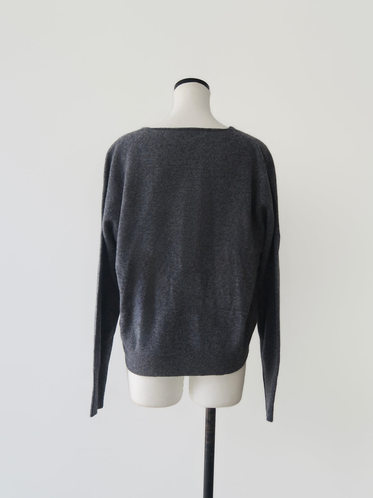 wool v-neck knit