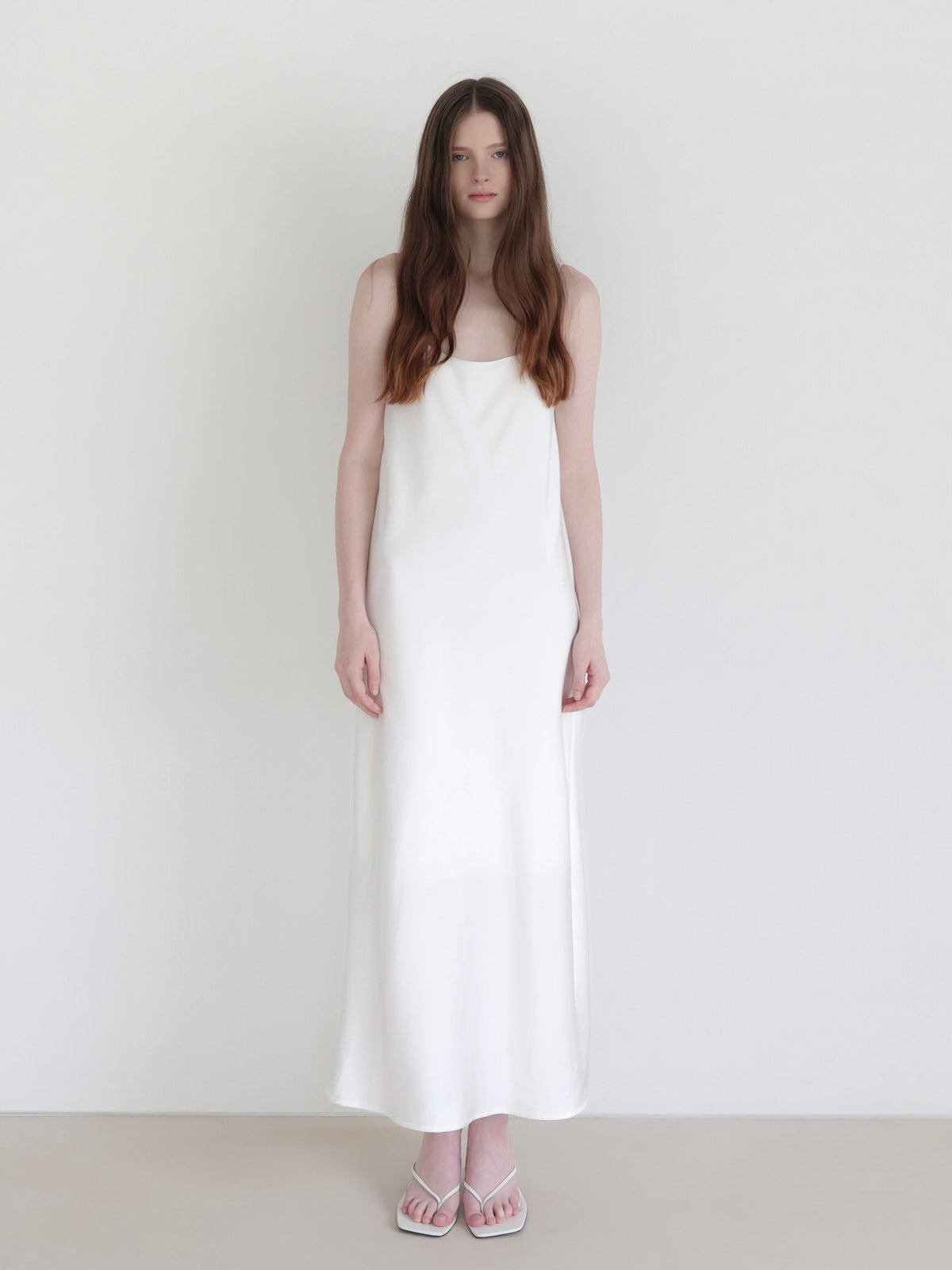 【NOWNS】Lulà | Satin slip dress
