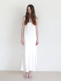 【NOWNS】Lulà | Satin slip dress