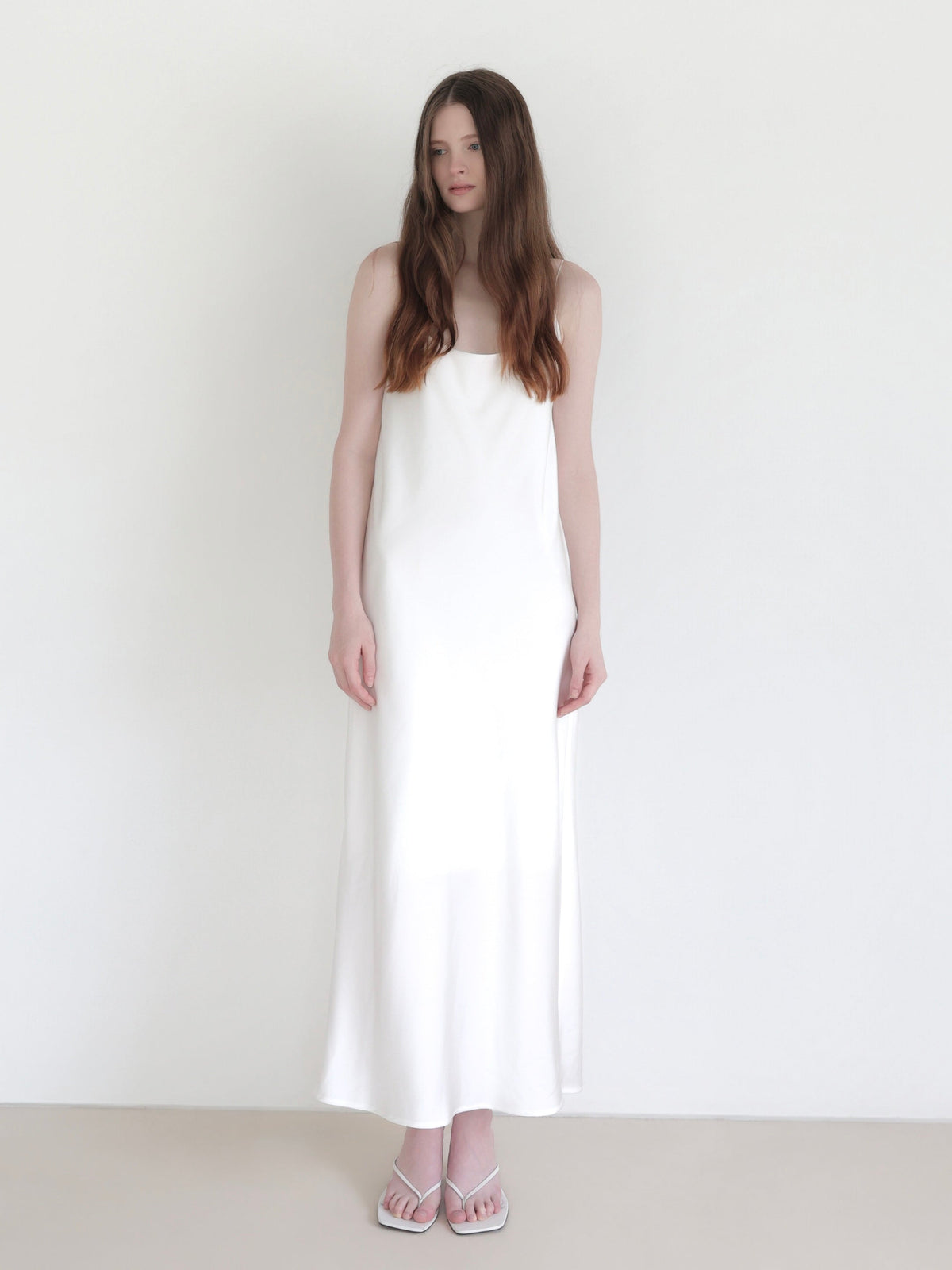 【NOWNS】Lulà | Satin slip dress