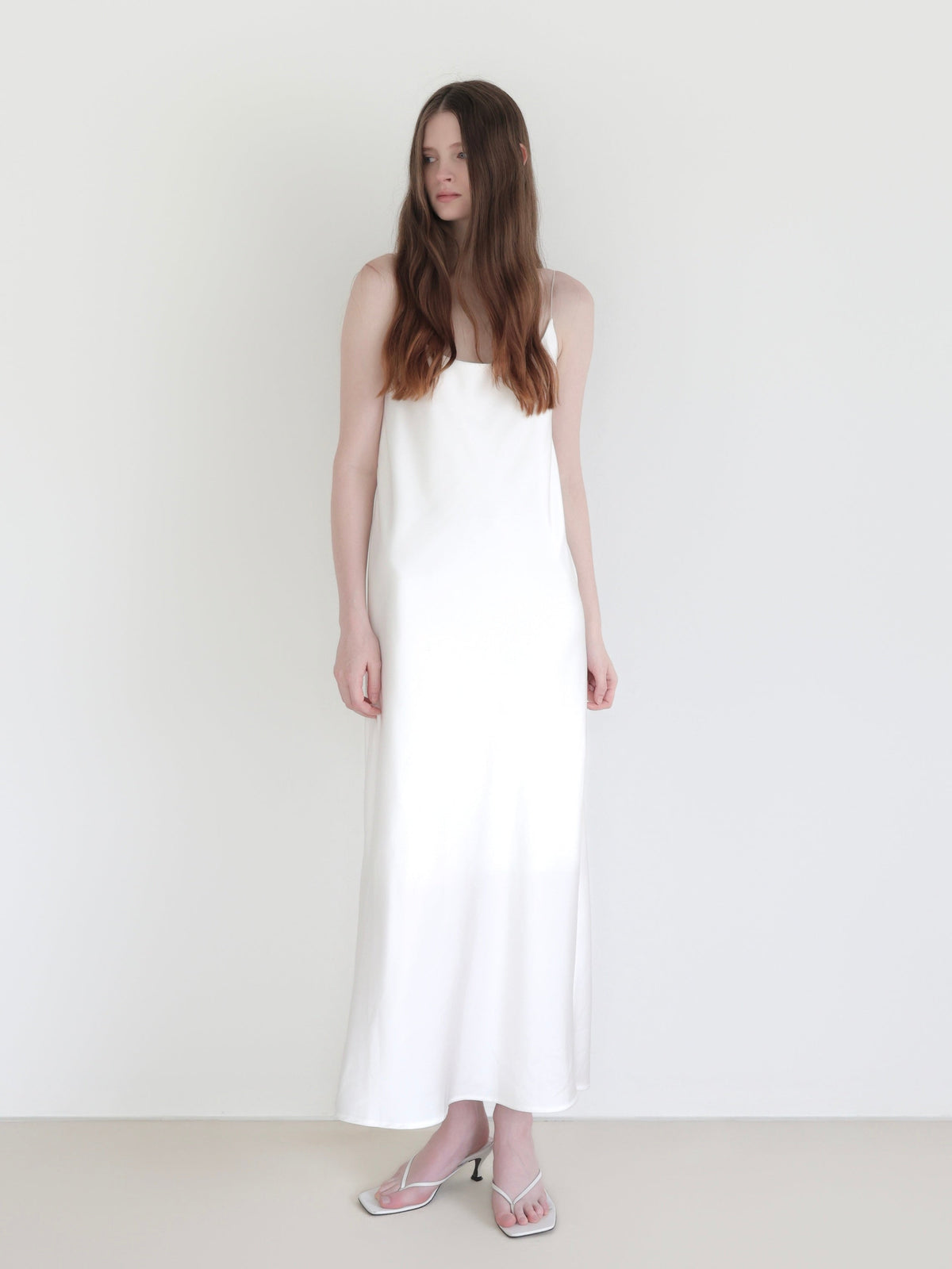 【NOWNS】Lulà | Satin slip dress