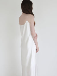【NOWNS】Lulà | Satin slip dress