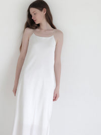 【NOWNS】Lulà | Satin slip dress