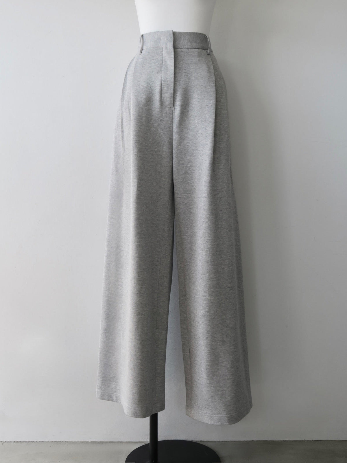 [ sample sale ] tuck sweat pants