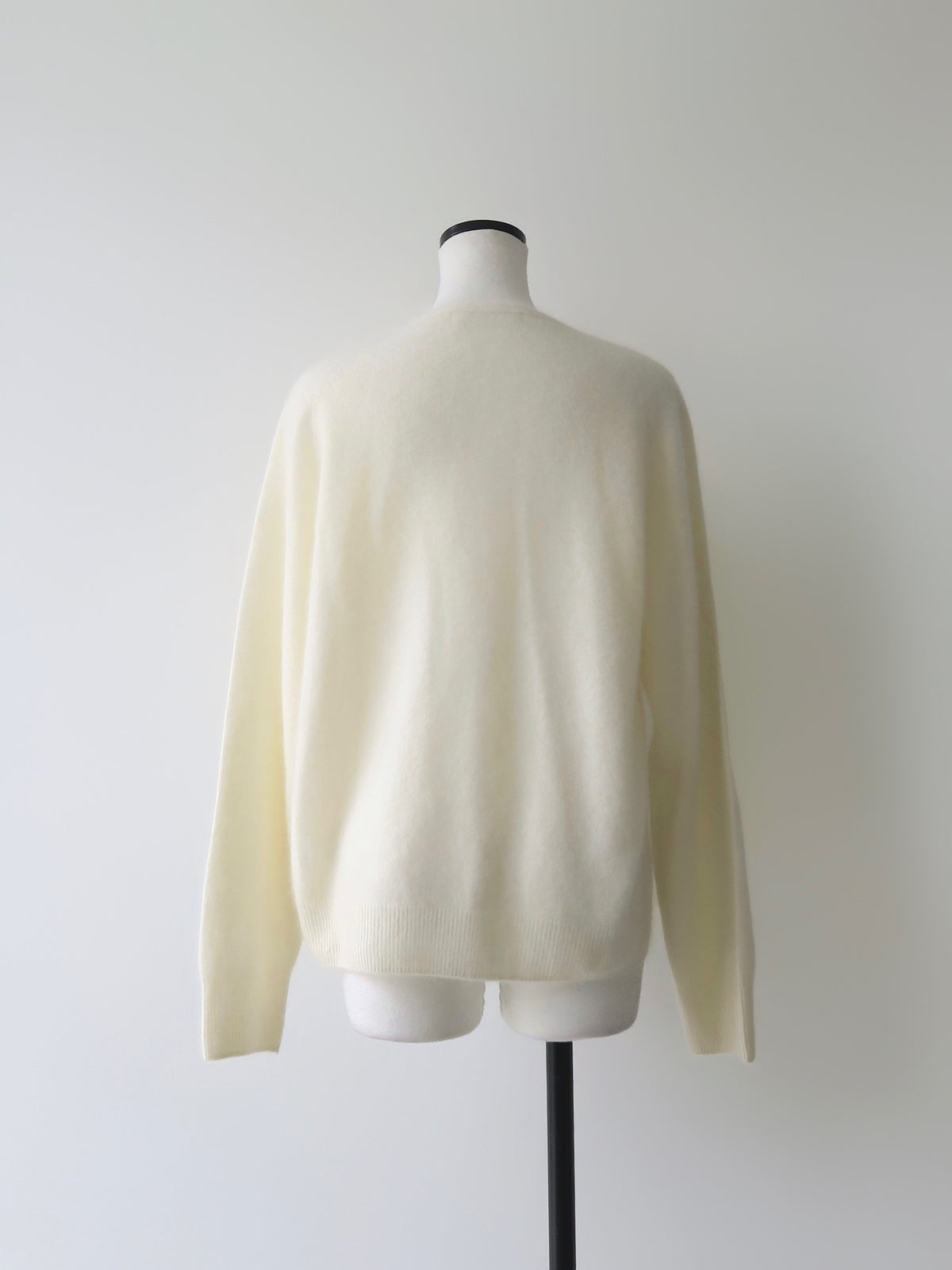 【célon】sheep v neck knit