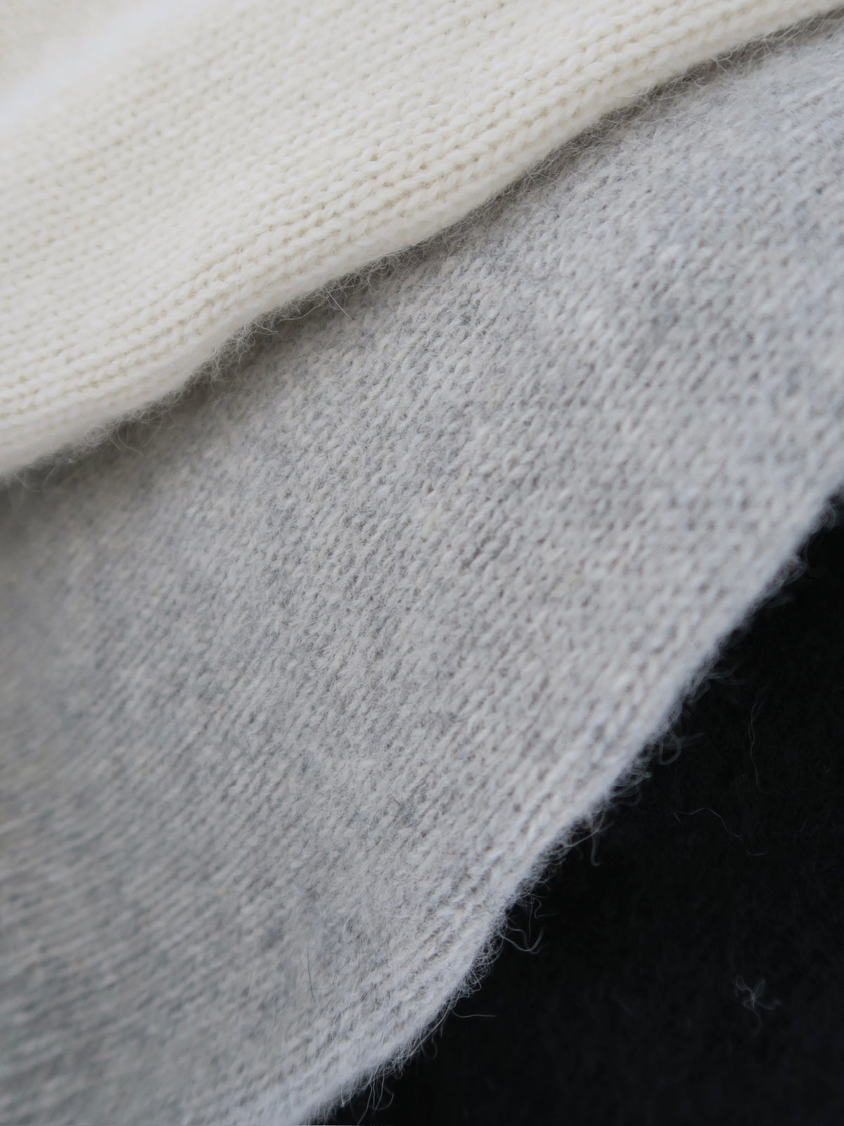 【célon】sheep v neck knit